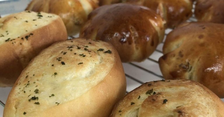 ガーリックバター/くるみパン